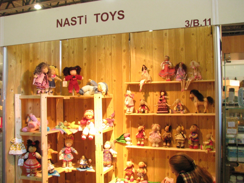 The artist's stand at the Formula Rukodeliya craft fair.